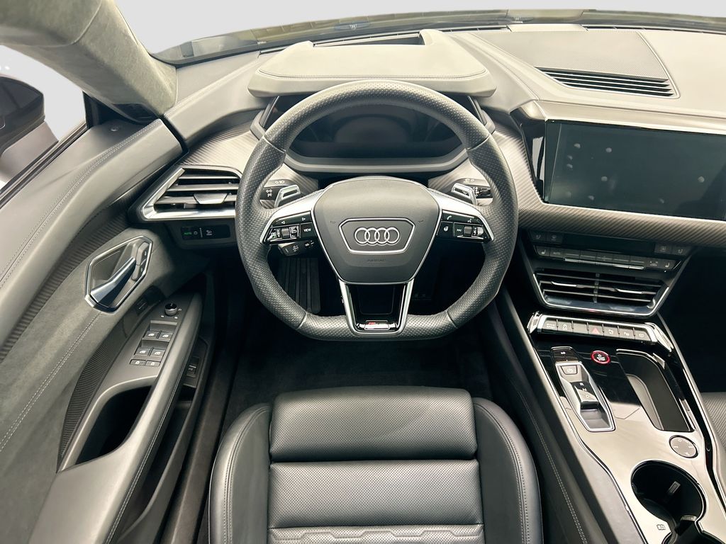 Thumbnail: 2022 Audi RS e-tron GT - 10