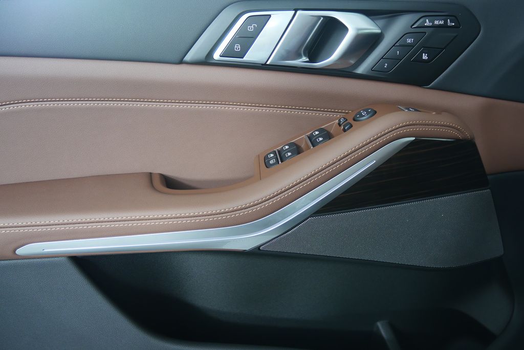 2026 BMW X7 xDrive40i 9