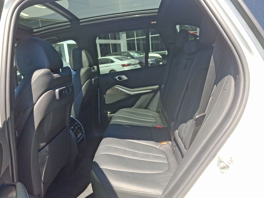 2022 BMW X5 xDrive40i 10