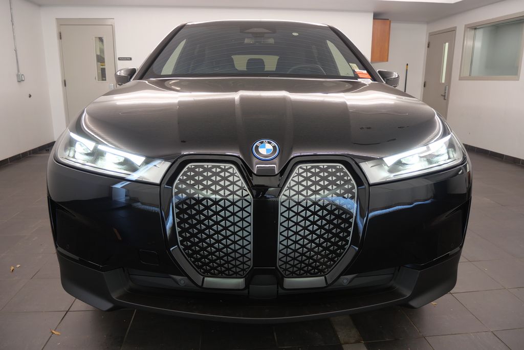 2025 BMW iX xDrive50 9