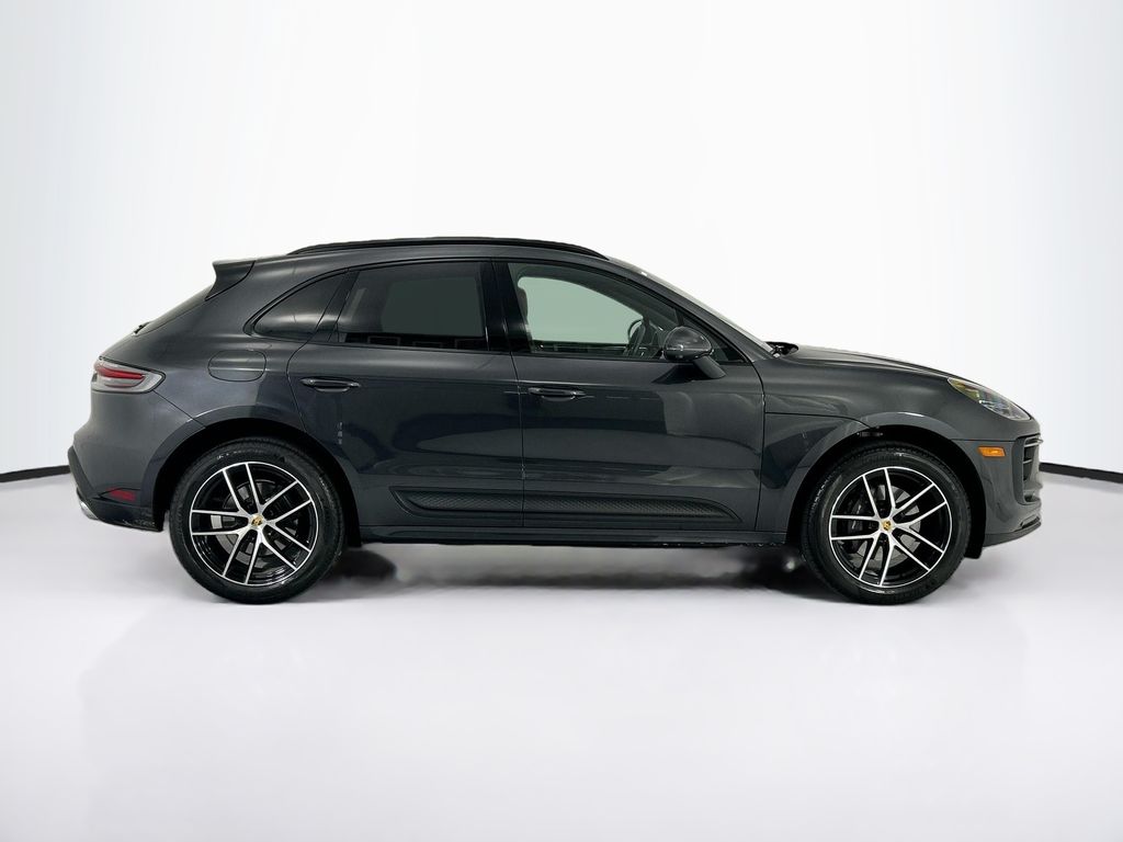 Thumbnail: 2025 Porsche Macan - 8