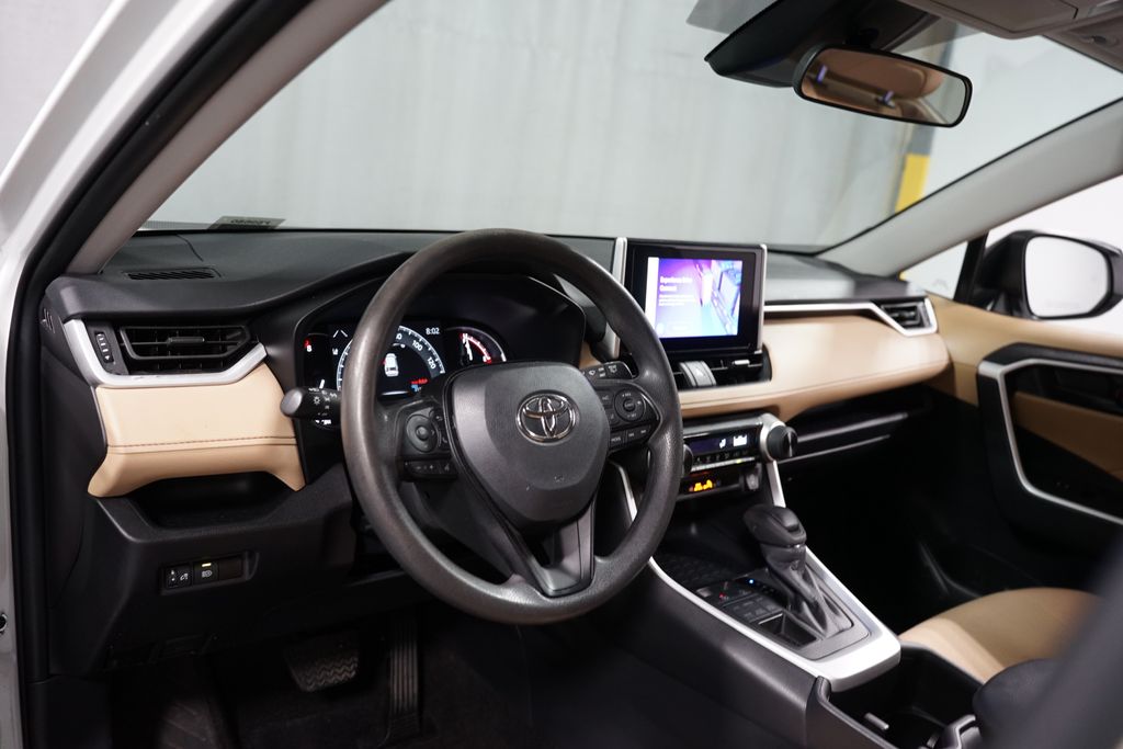 Thumbnail: 2025 Toyota RAV4 - 11