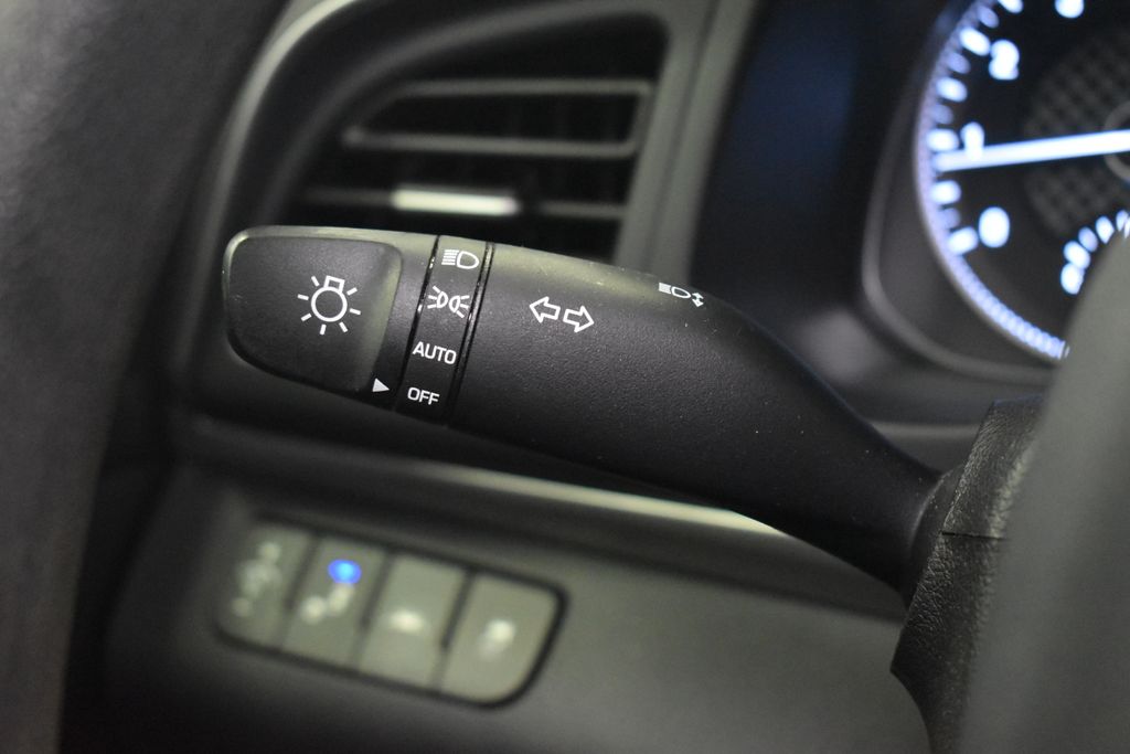 2019 Hyundai Elantra SEL 20