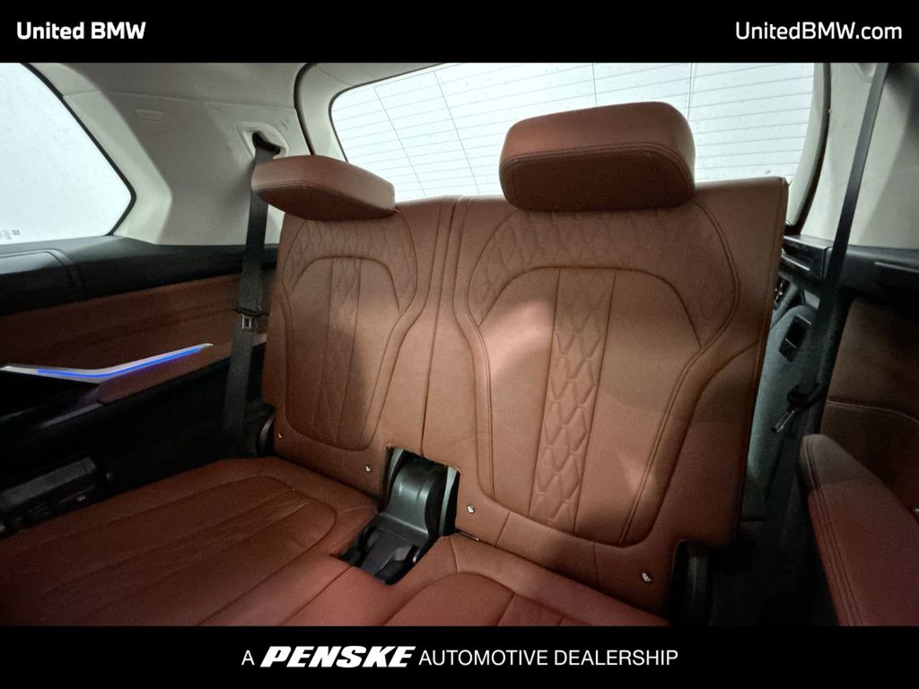 Thumbnail: 2022 BMW X7 - 22