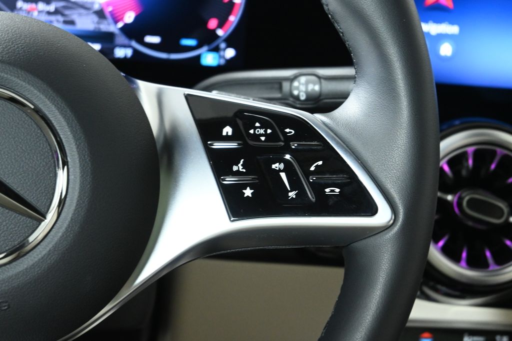2025 Mercedes-Benz GLA 250 4MATIC 16