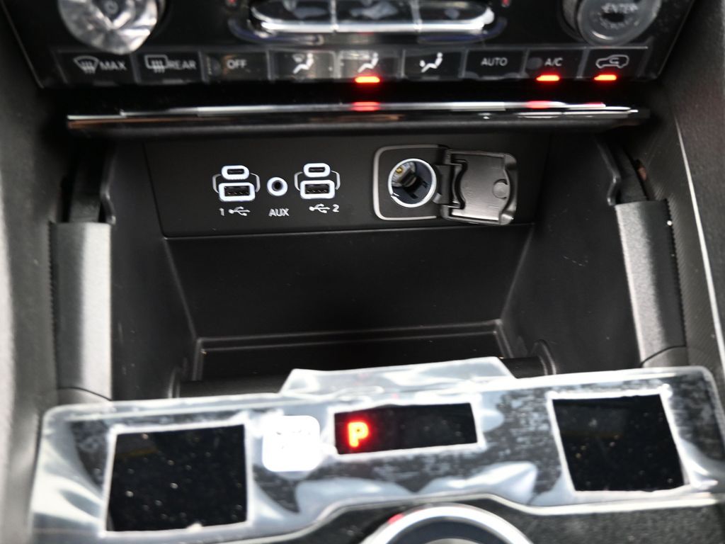 New 2025 Diamond Black Crystal Pearlcoat Jeep Limited image 21