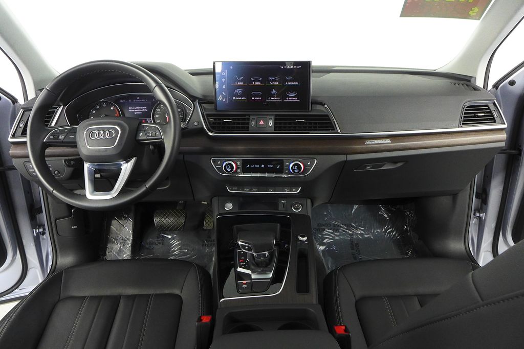 Thumbnail: 2023 Audi Q5 - 25