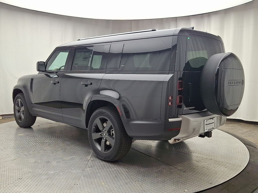 Thumbnail: 2025 Land Rover Defender - 4
