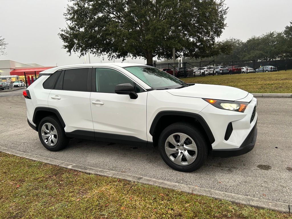 Thumbnail: 2022 Toyota RAV4 - 7