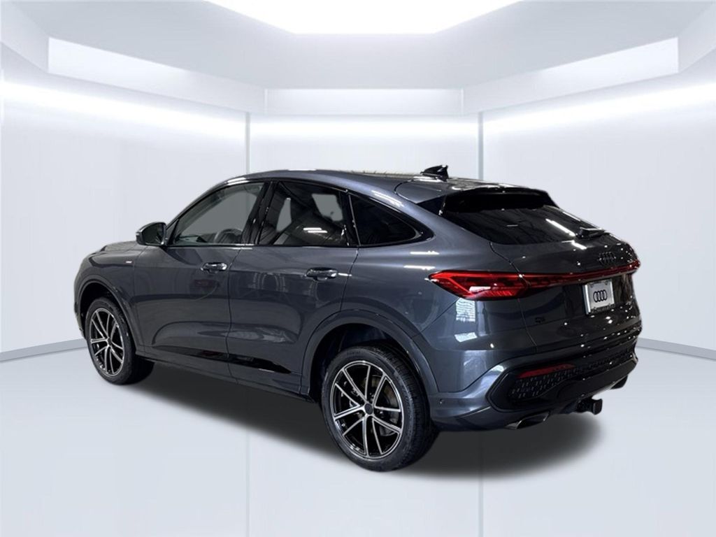 Thumbnail: 2026 Audi Q5 - 3