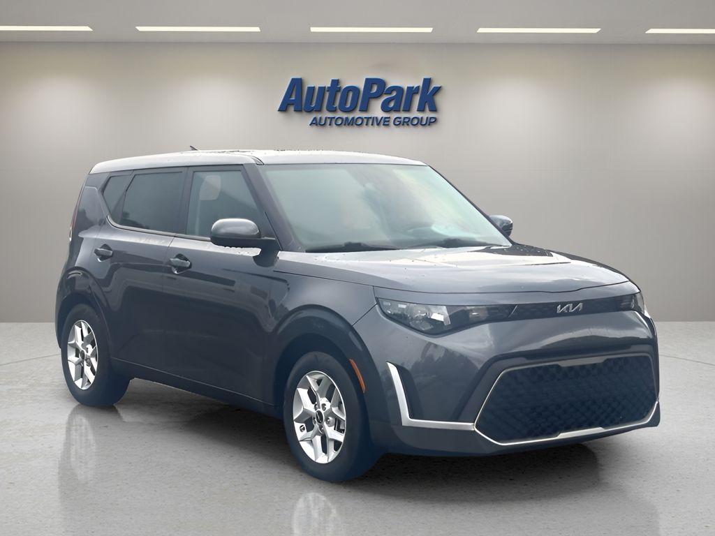 2023 Kia Soul LX FWD