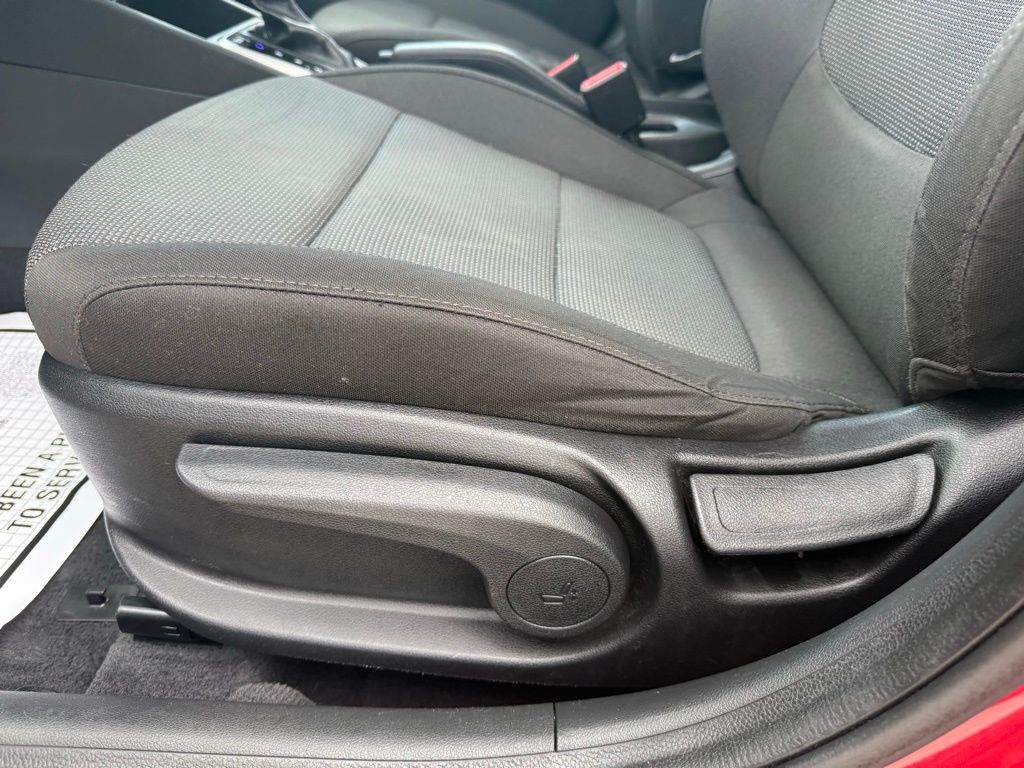 Thumbnail: 2019 Hyundai Accent - 14