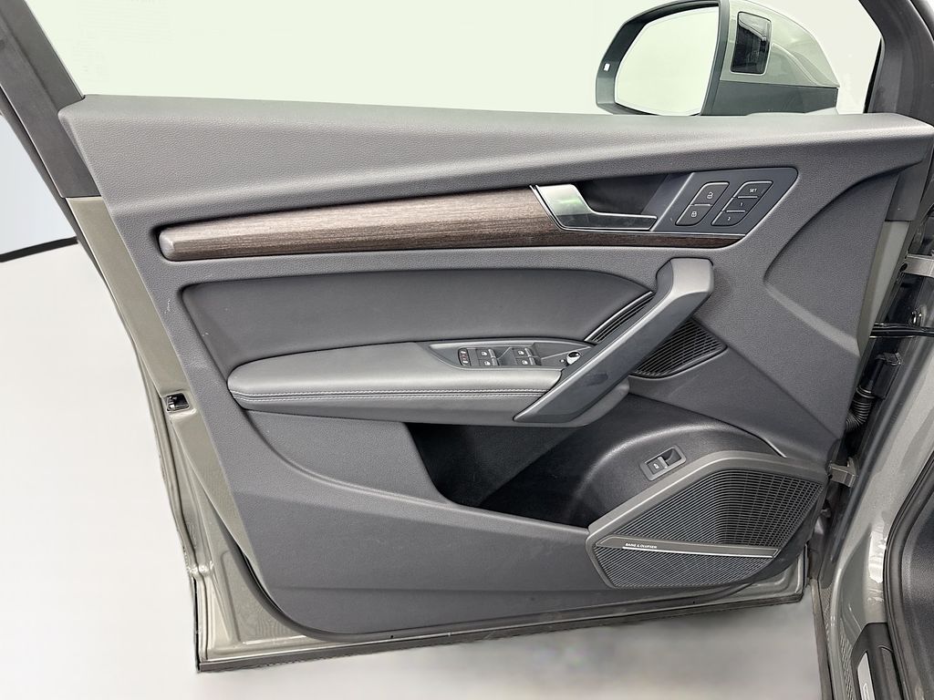 Thumbnail: 2025 Audi Q5 - 23