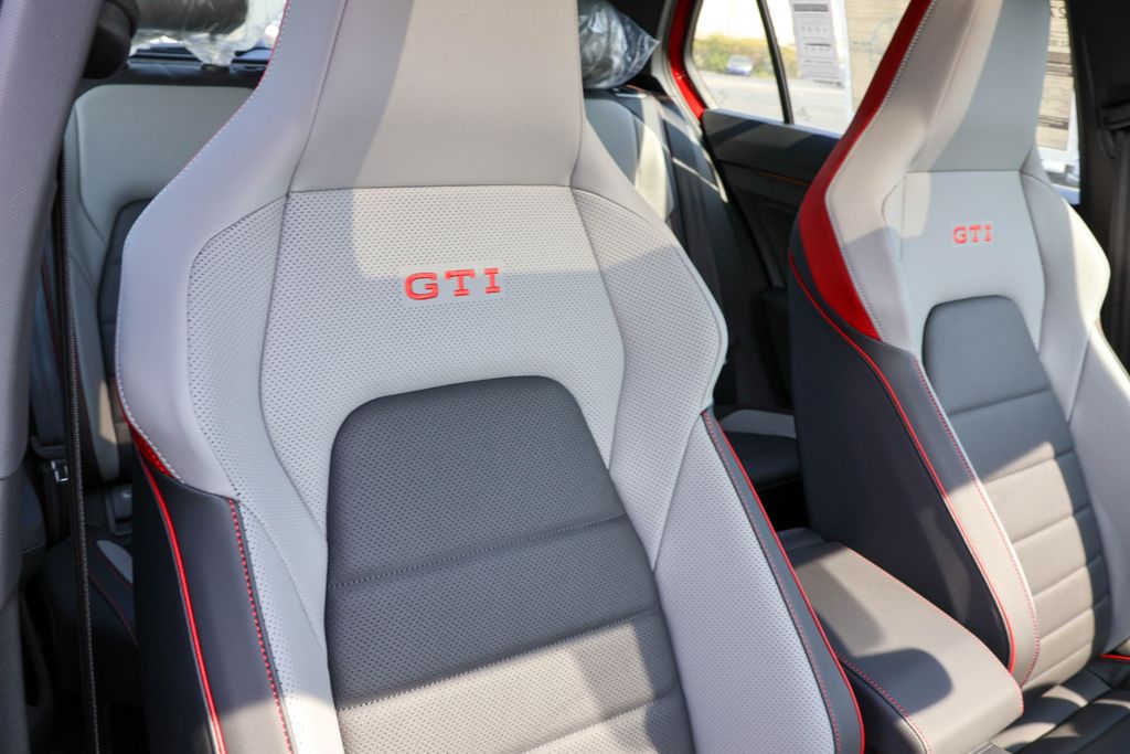 2024 Volkswagen Golf GTI SE 37