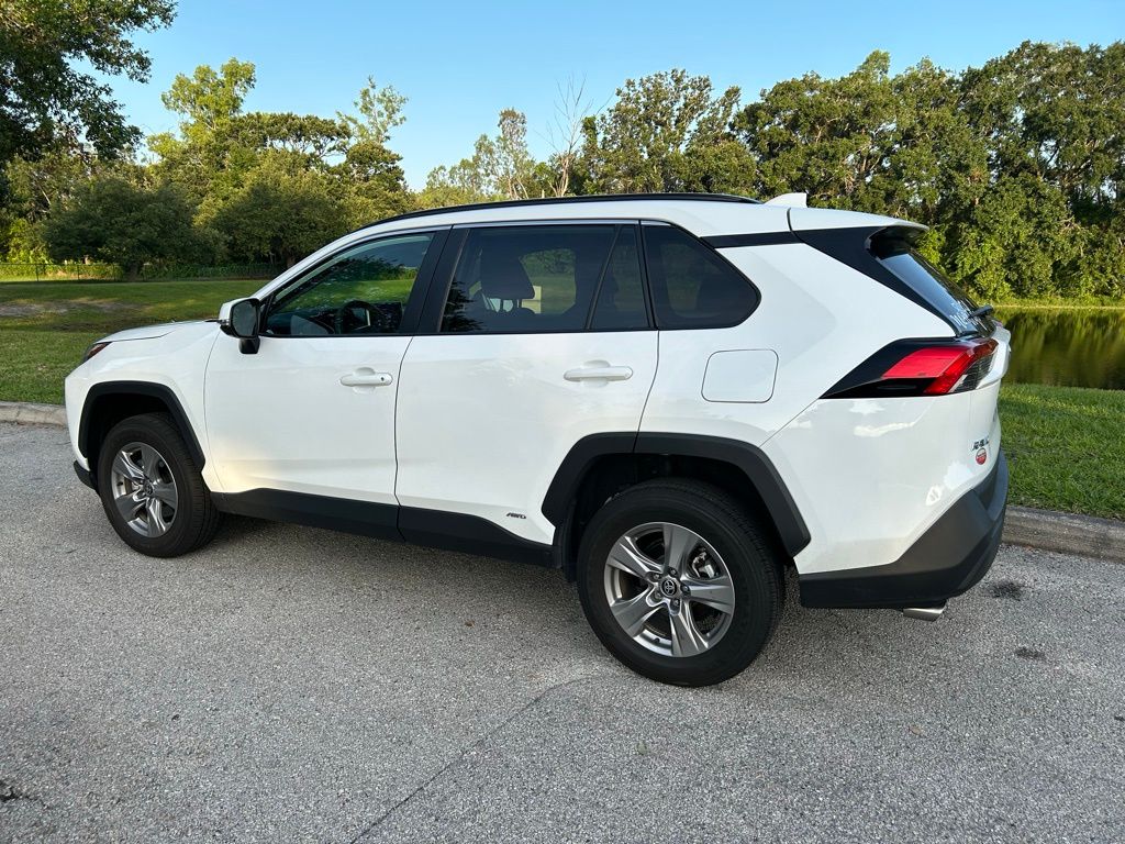2024 Toyota RAV4 XLE 3