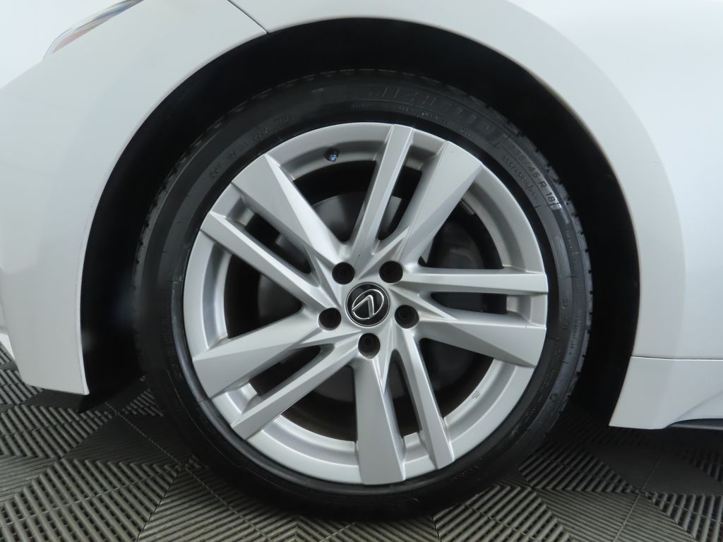 Thumbnail: 2023 Lexus IS - 30