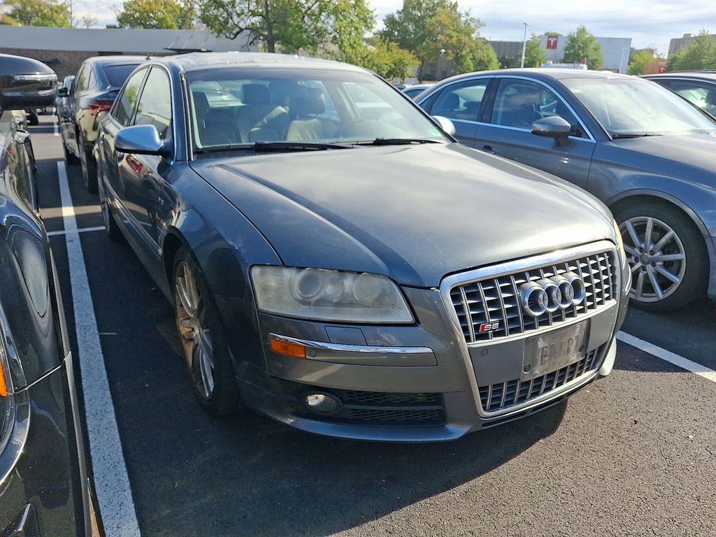 Thumbnail: 2007 Audi S8 - 3