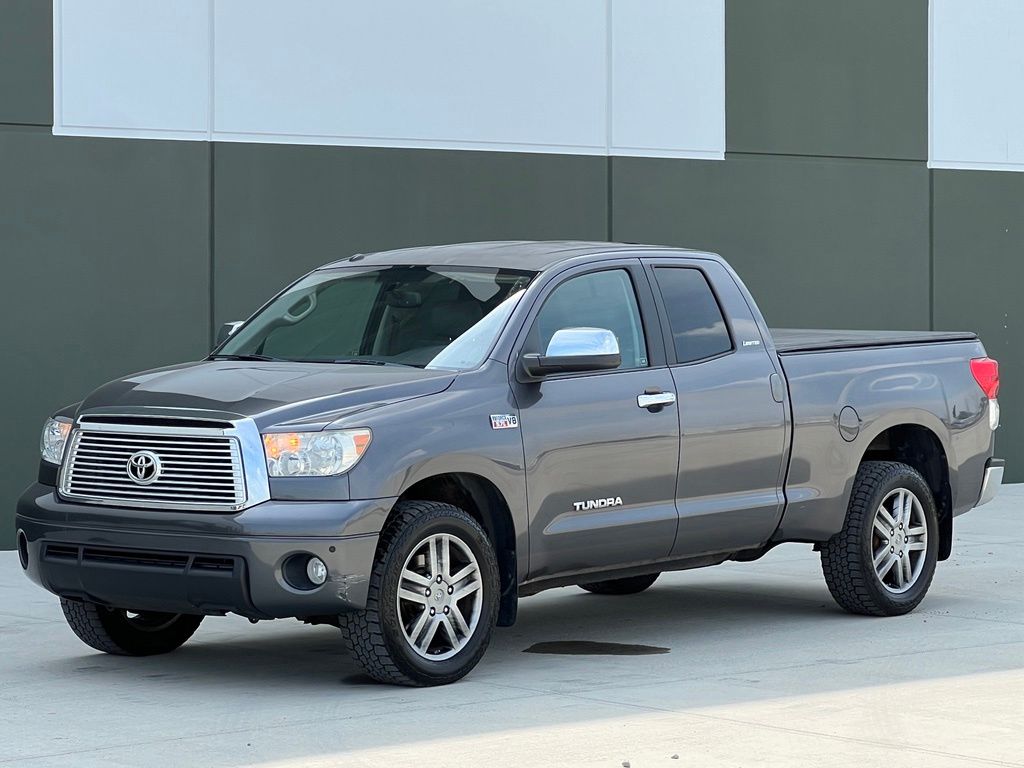 Magnetic Gray Metallic 2013 Toyota Tundra Pickup Truck Four-Wheel Drive 6-Speed Automatic Overdrive