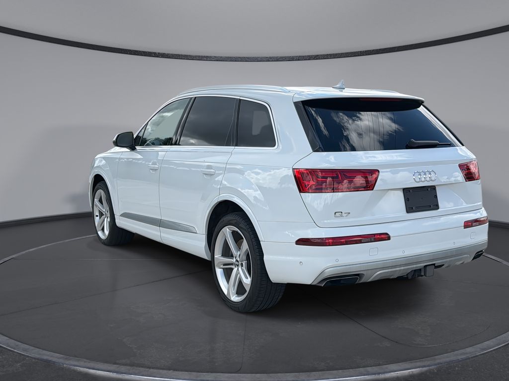 Thumbnail: 2019 Audi Q7 - 10