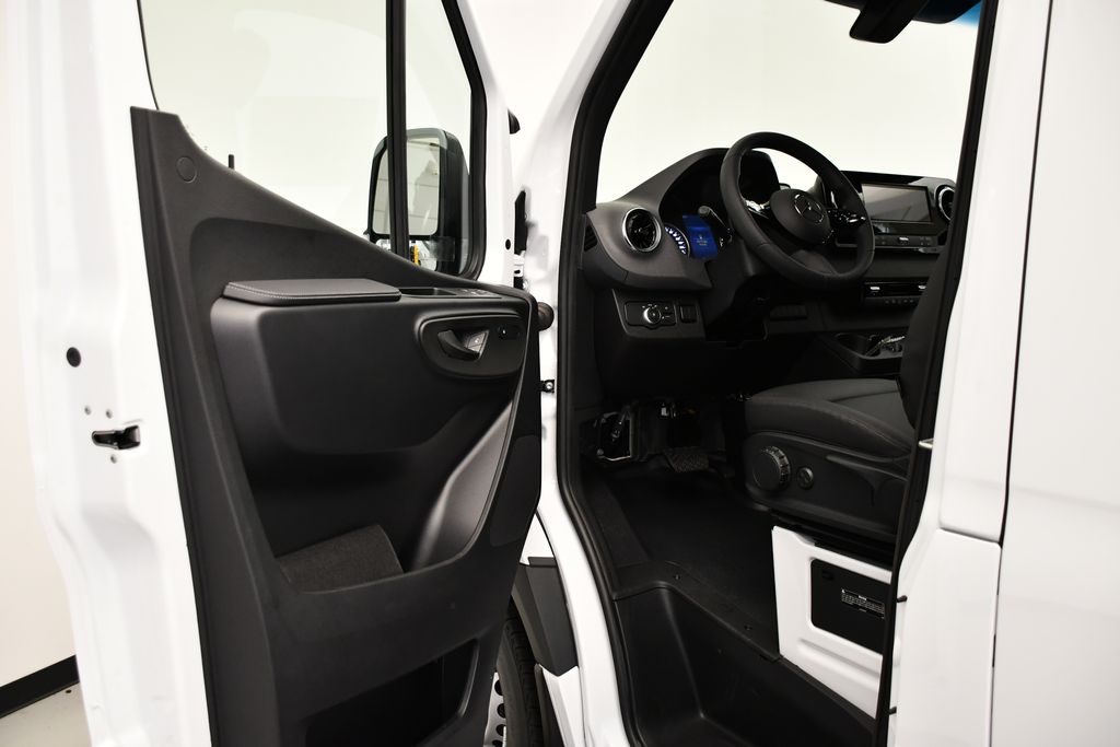 Thumbnail: 2026 Mercedes-Benz Sprinter - 23