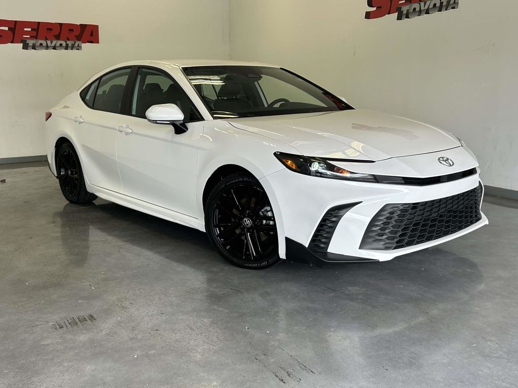  2025 Toyota Camry SE FWD   