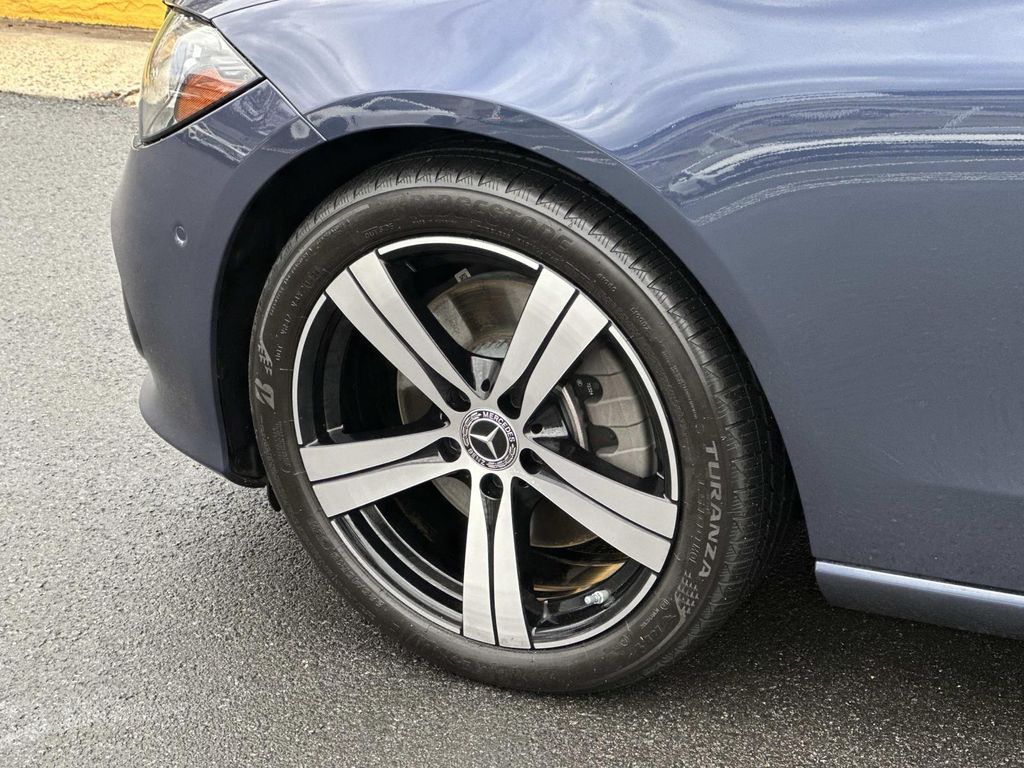 Thumbnail: 2025 Mercedes-Benz C-Class - 15