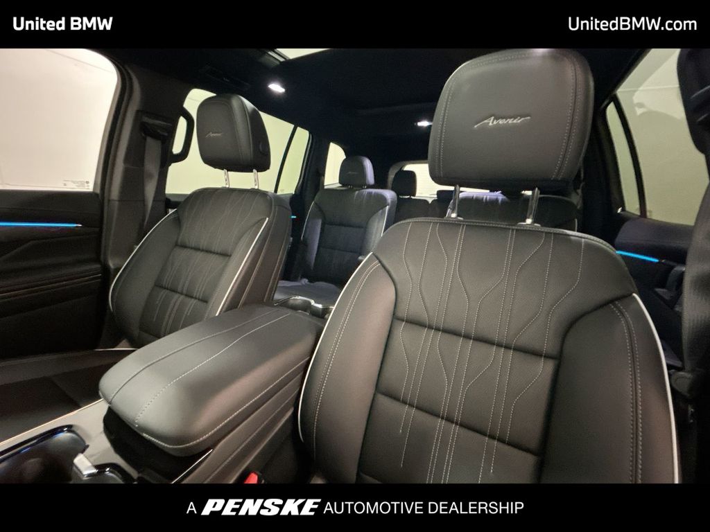 2025 Buick Enclave Avenir 13