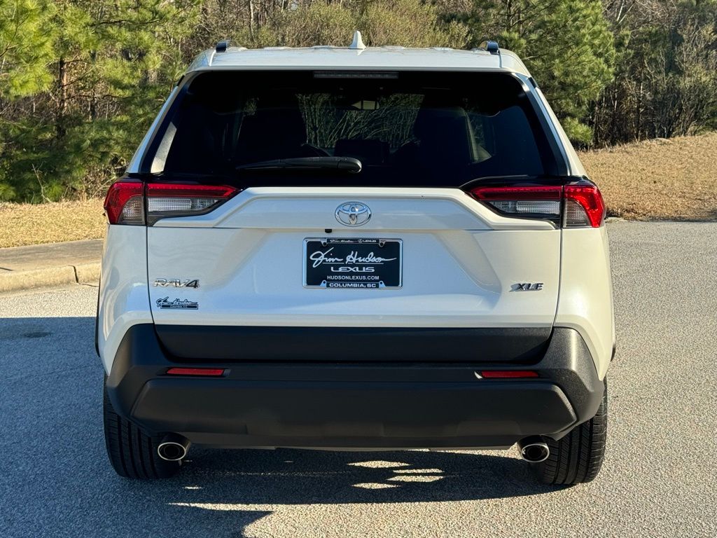 2021 Toyota RAV4 XLE Premium 11