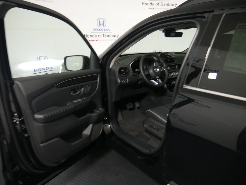 Thumbnail: 2025 Honda Pilot - 10