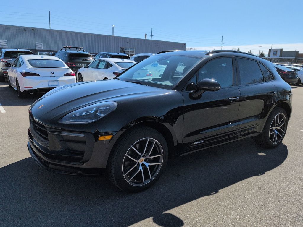 2025 Porsche Macan T