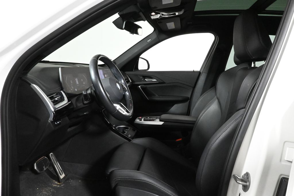 Thumbnail: 2023 BMW X1 - 3