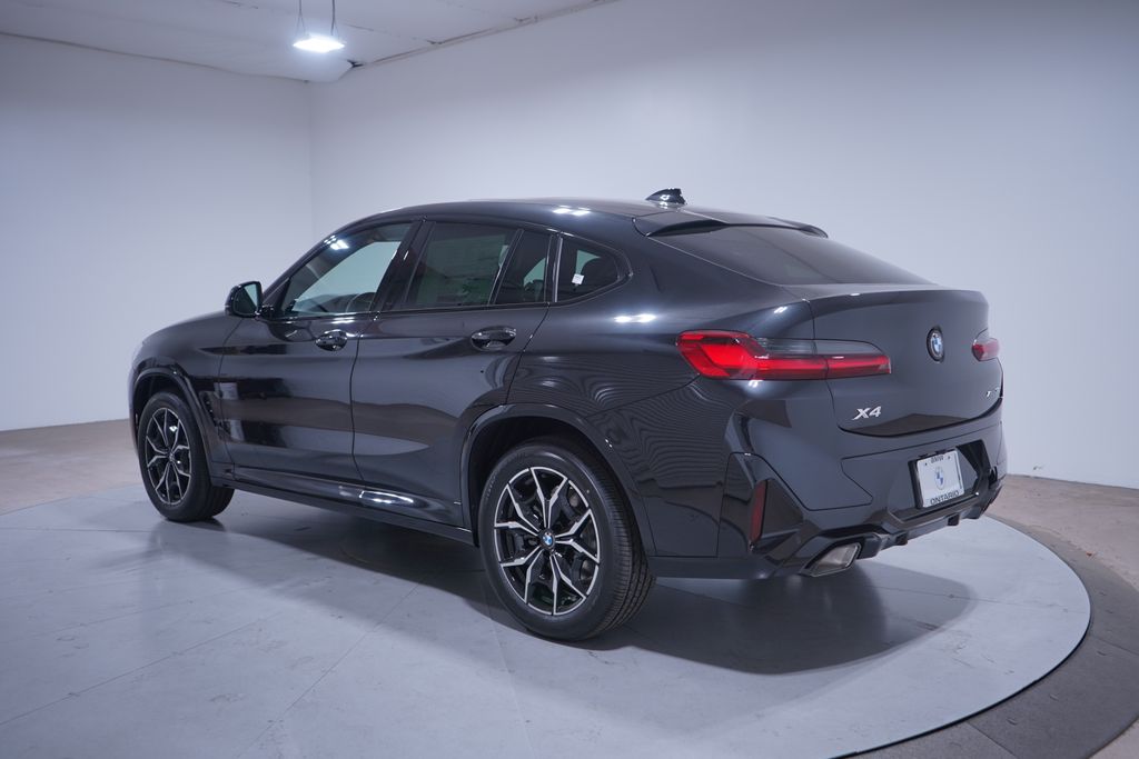 Thumbnail: 2025 BMW X4 - 3