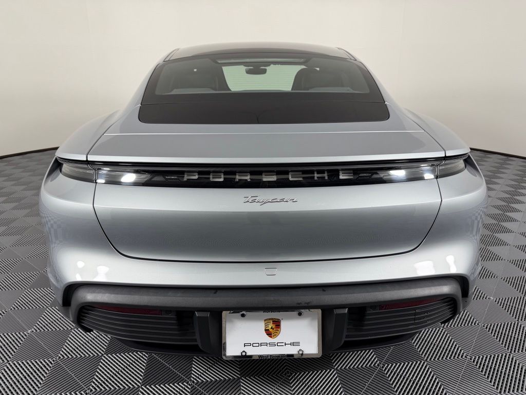 Thumbnail: 2022 Porsche Taycan - 13