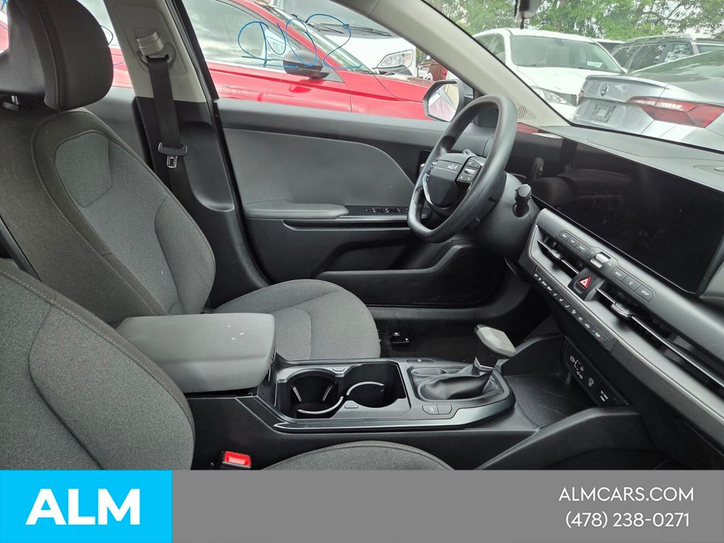 Used 2025 Black Kia LXS image 16
