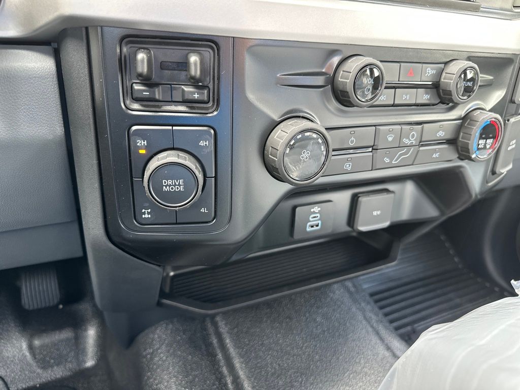 New 2026 Ford Super Duty F-250 SuperCab 8' Box XL