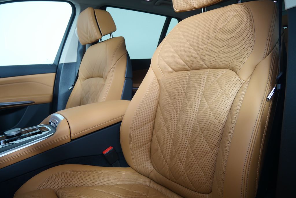 Thumbnail: 2026 BMW X7 - 10