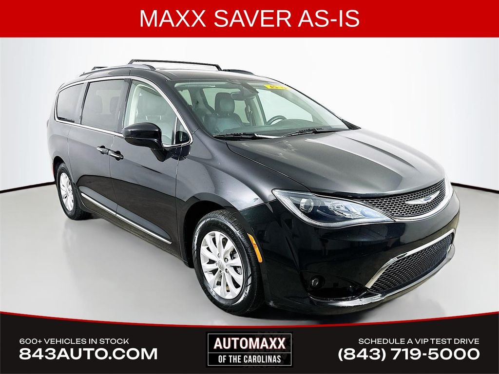 Brilliant Black Crystal Pearlcoat 2018 Chrysler Pacifica Minivan Front-Wheel Drive 9-Speed Automatic