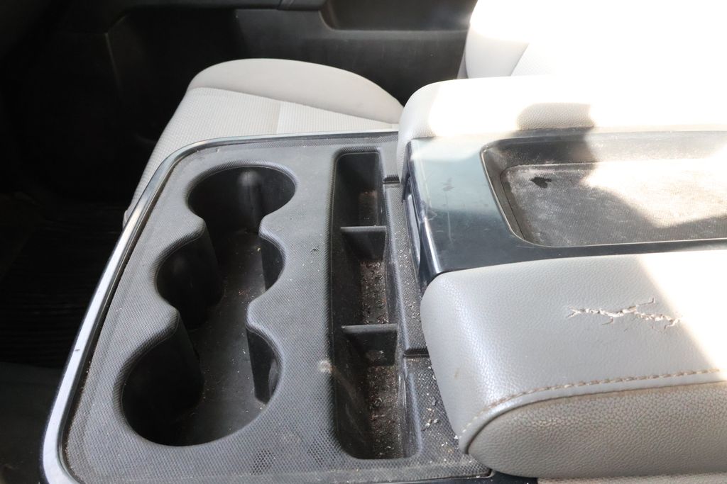 Thumbnail: 2017 Chevrolet Silverado 2500 - 28