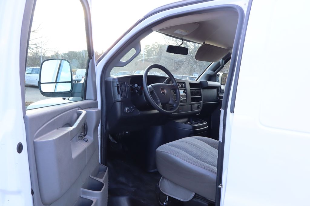 2017 GMC Savana 2500 Work Van 14