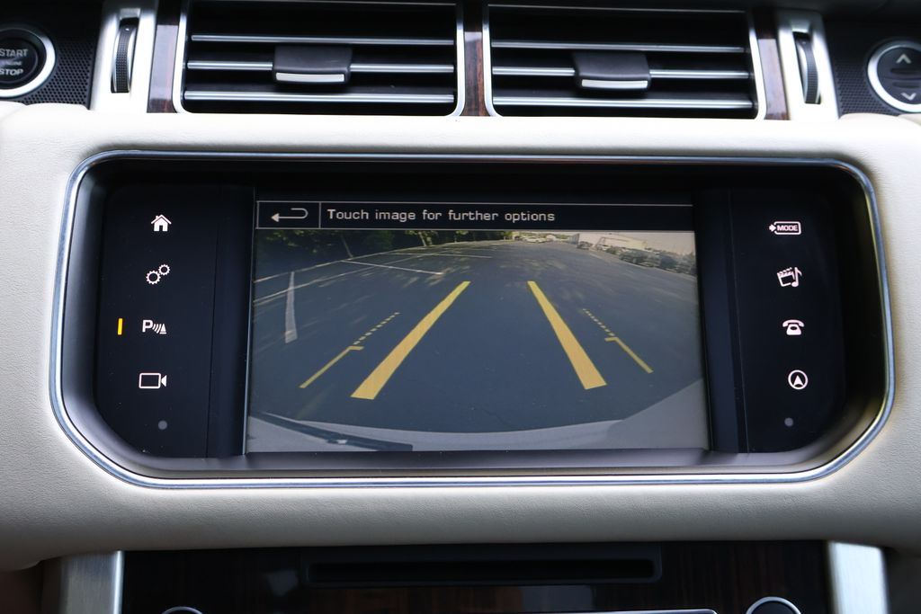 Thumbnail: 2016 Land Rover Range Rover - 17