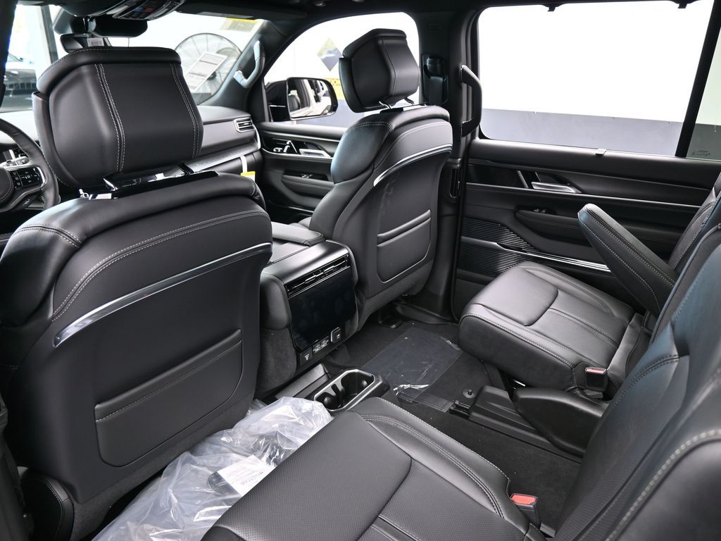 New 2026 High Gloss Black Jeep Summit Obsidian image 34