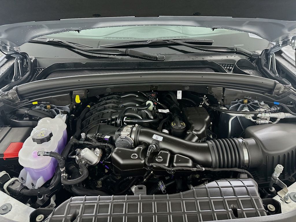 New 2025 Silver Jeep Overland image 18