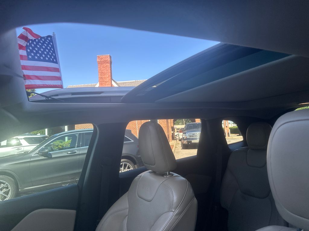 Used 2015 White Jeep Limited image 13
