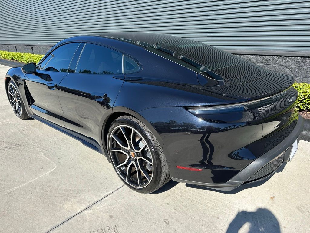 Thumbnail: 2023 Porsche Taycan - 3