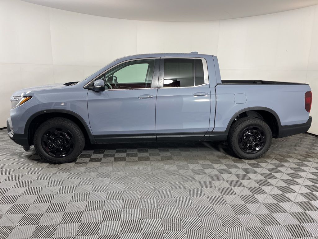 Thumbnail: 2025 Honda Ridgeline - 2