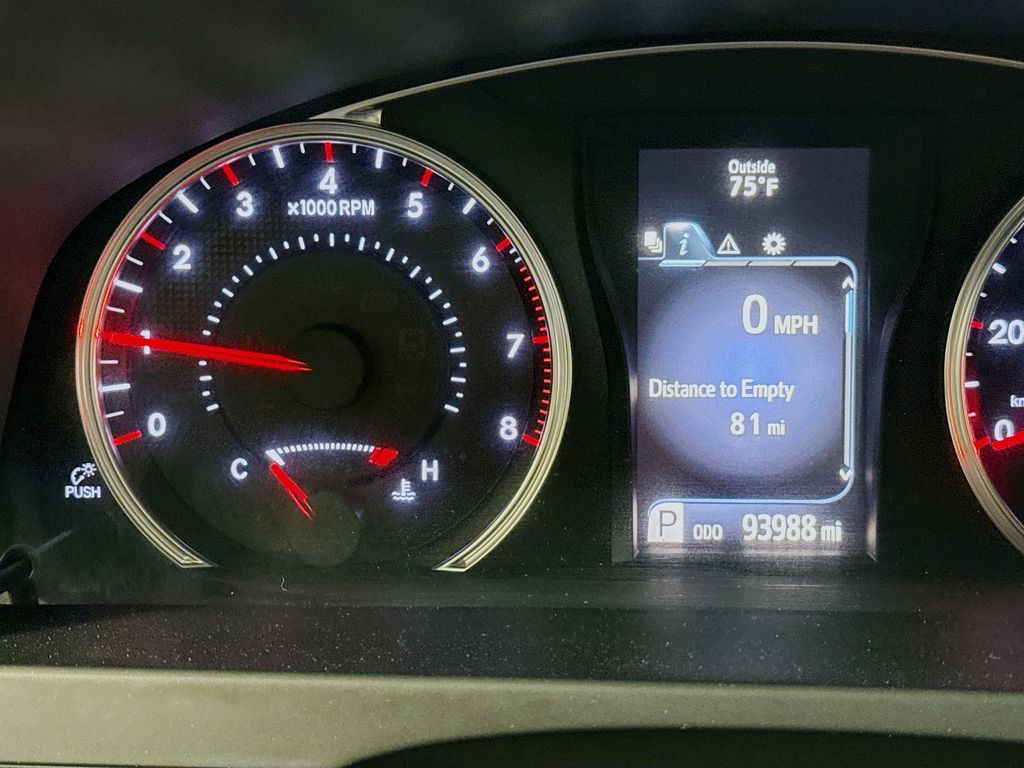 Thumbnail: 2015 Toyota Camry - 12