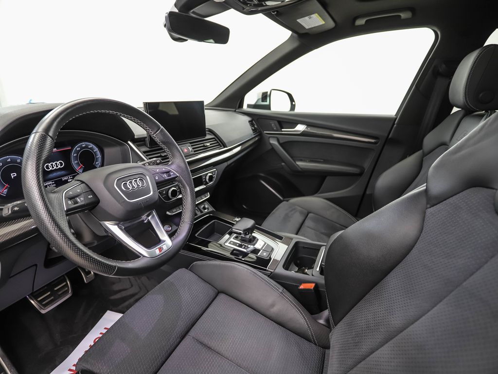 Thumbnail: 2022 Audi SQ5 - 10