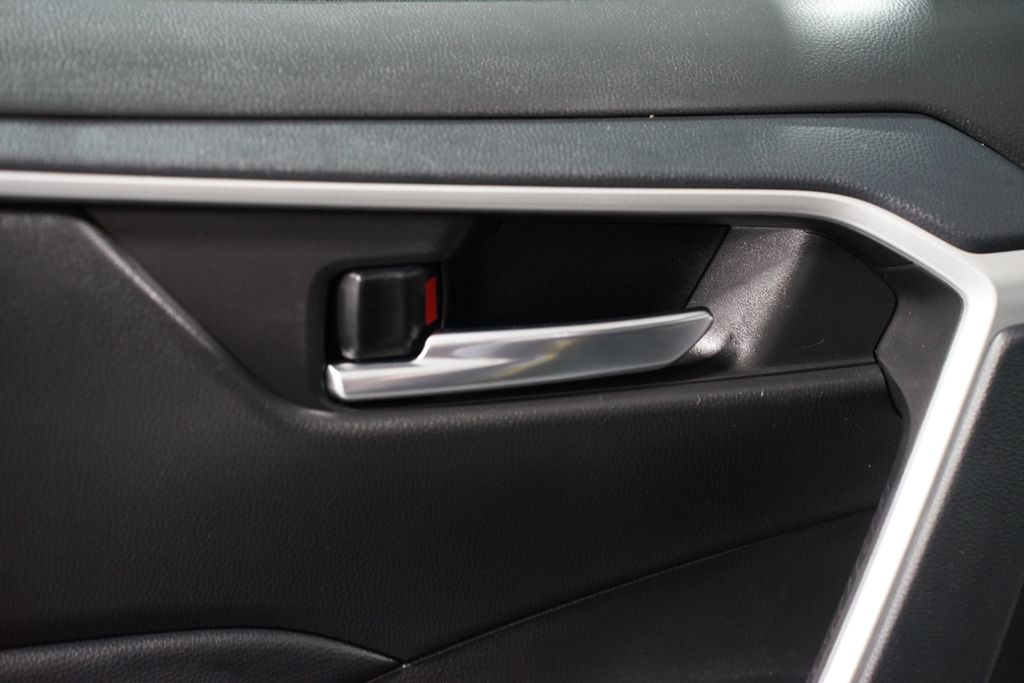 Thumbnail: 2024 Toyota RAV4 - 32