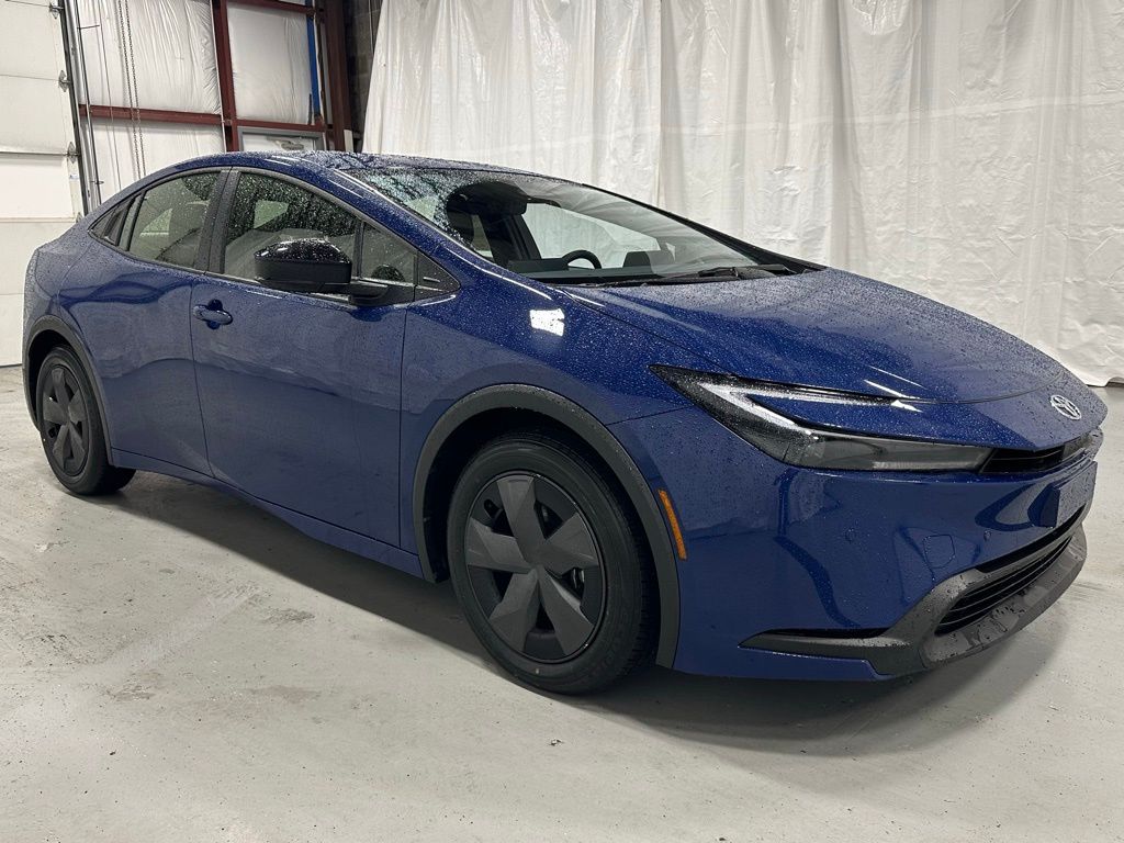2025 Toyota Prius LE FWD