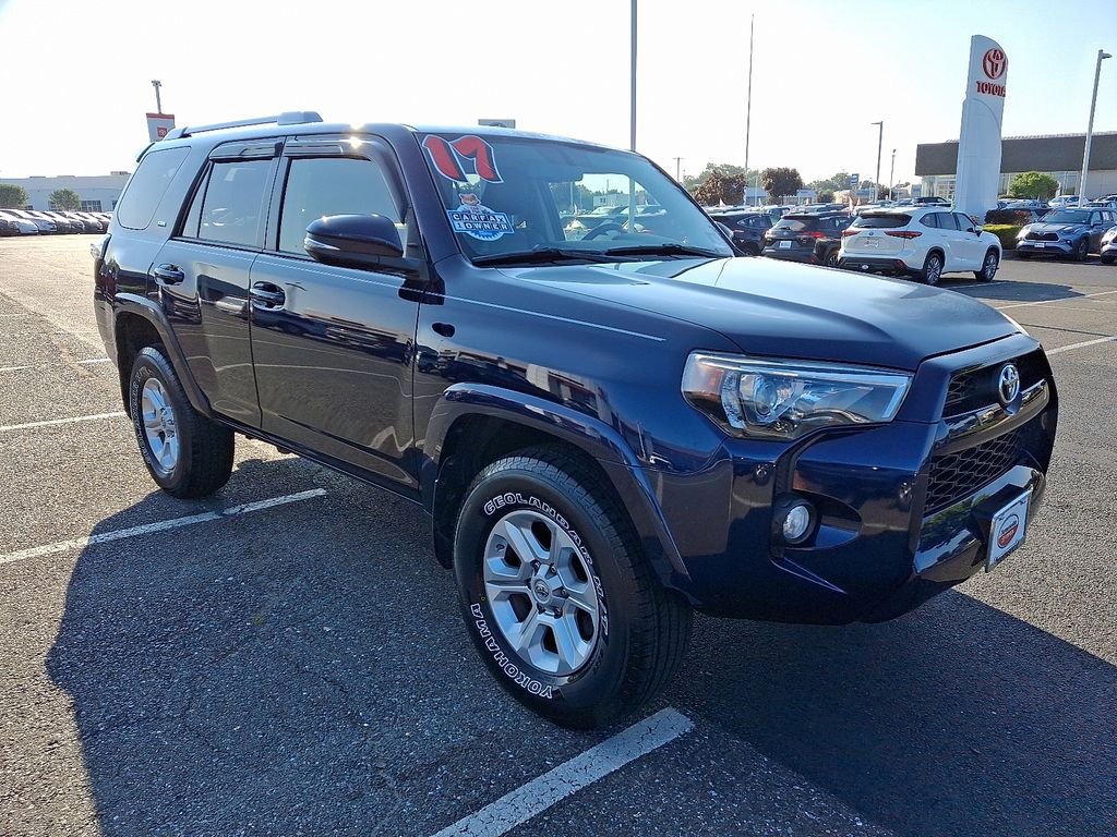 Thumbnail: 2017 Toyota 4Runner - 3